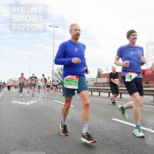 03.10.2025 - Köhlbrandbrückenlauf Matties Gatica Varas http://msf.ph/oto/9172158 03.10.2025 15:19:46 Position 3 7626 meine-sportfotos.de