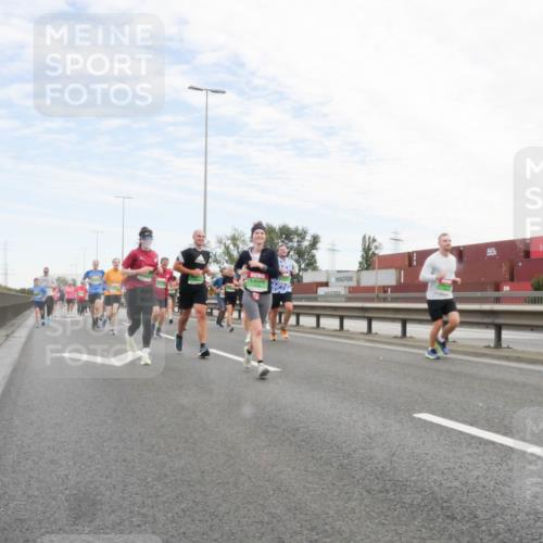 03.10.2025 - Köhlbrandbrückenlauf Matties Gatica Varas http://msf.ph/oto/9172165 03.10.2025 15:19:48 Position 3  meine-sportfotos.de