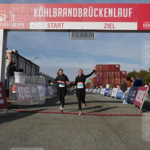 03.10.2025 - Köhlbrandbrückenlauf Matties Gatica Varas http://msf.ph/oto/9172168 03.10.2025 10:41:32 Ziel 2199, 2547, 3373, 3374 meine-sportfotos.de