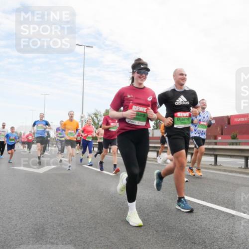03.10.2025 - Köhlbrandbrückenlauf Matties Gatica Varas http://msf.ph/oto/9172173 03.10.2025 15:19:50 Position 3  meine-sportfotos.de