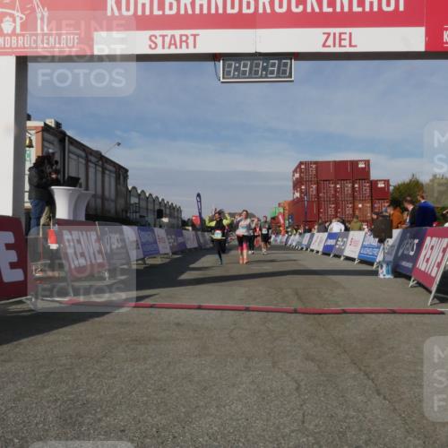 03.10.2025 - Köhlbrandbrückenlauf Matties Gatica Varas http://msf.ph/oto/9172174 03.10.2025 10:41:38 Ziel 2182, 2199, 2307, 2547, 2548, 2666 meine-sportfotos.de