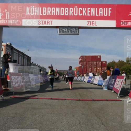 03.10.2025 - Köhlbrandbrückenlauf Matties Gatica Varas http://msf.ph/oto/9172182 03.10.2025 10:41:40 Ziel 2182, 2199, 2307, 2547, 2548, 2555, 2666 meine-sportfotos.de