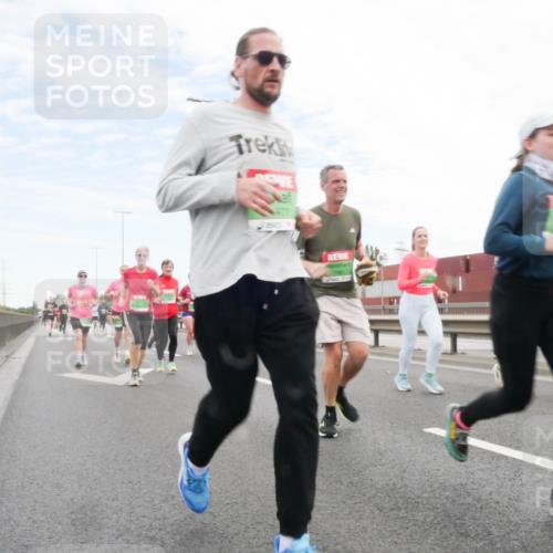 03.10.2025 - Köhlbrandbrückenlauf Matties Gatica Varas http://msf.ph/oto/9172192 03.10.2025 15:19:55 Position 3  meine-sportfotos.de