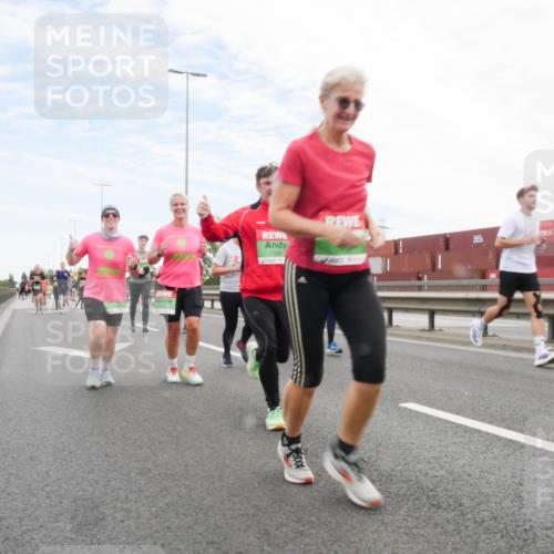 03.10.2025 - Köhlbrandbrückenlauf Matties Gatica Varas http://msf.ph/oto/9172200 03.10.2025 15:19:57 Position 3  meine-sportfotos.de