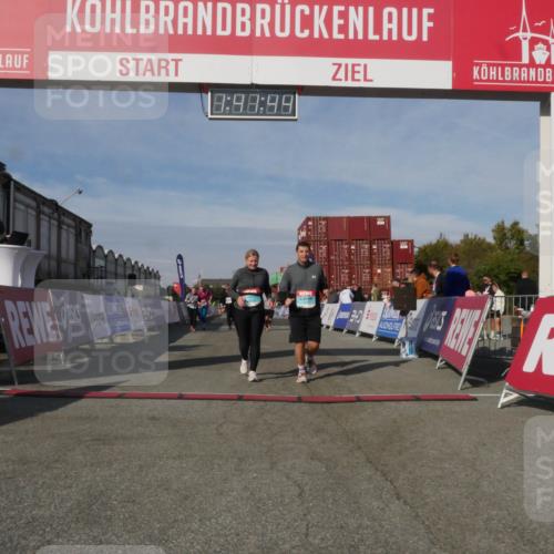03.10.2025 - Köhlbrandbrückenlauf Matties Gatica Varas http://msf.ph/oto/9172205 03.10.2025 10:41:46 Ziel 2182, 2307, 2548, 2555, 2612, 2613, 2666, 3517 meine-sportfotos.de