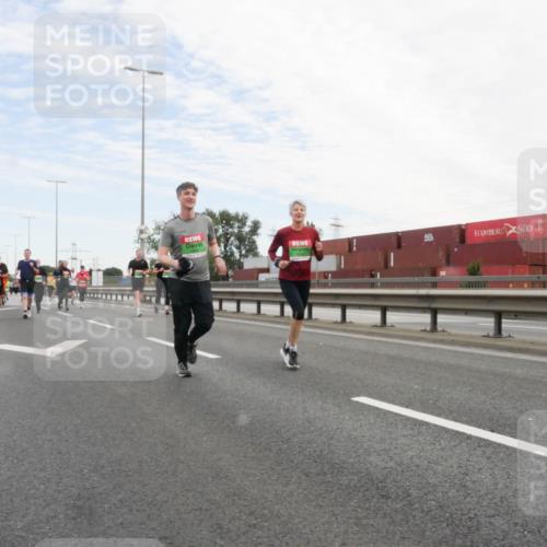 03.10.2025 - Köhlbrandbrückenlauf Matties Gatica Varas http://msf.ph/oto/9172208 03.10.2025 15:19:59 Position 3  meine-sportfotos.de