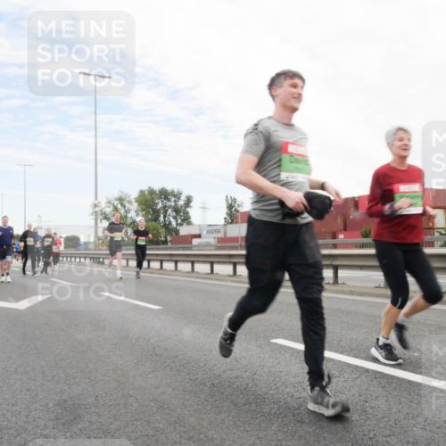 03.10.2025 - Köhlbrandbrückenlauf Matties Gatica Varas http://msf.ph/oto/9172213 03.10.2025 15:20:00 Position 3  meine-sportfotos.de
