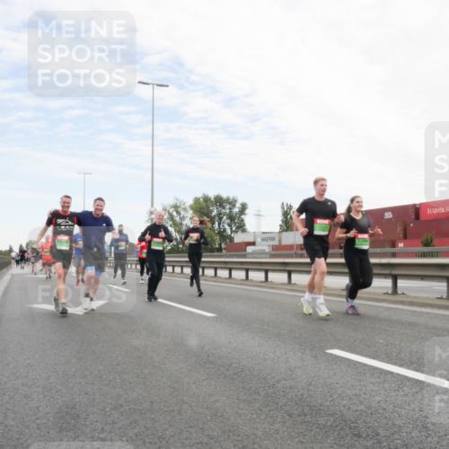 03.10.2025 - Köhlbrandbrückenlauf Matties Gatica Varas http://msf.ph/oto/9172223 03.10.2025 15:20:02 Position 3  meine-sportfotos.de