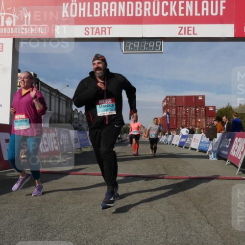 03.10.2025 - Köhlbrandbrückenlauf Matties Gatica Varas http://msf.ph/oto/9172224 03.10.2025 10:41:50 Ziel 2307, 2555, 2612, 2613, 2666, 3517 meine-sportfotos.de