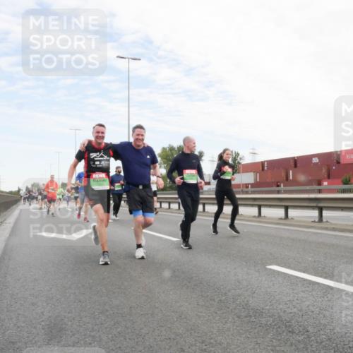 03.10.2025 - Köhlbrandbrückenlauf Matties Gatica Varas http://msf.ph/oto/9172227 03.10.2025 15:20:03 Position 3  meine-sportfotos.de