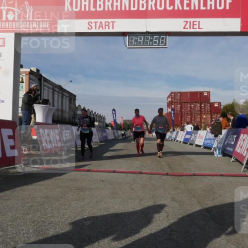 03.10.2025 - Köhlbrandbrückenlauf Matties Gatica Varas http://msf.ph/oto/9172228 03.10.2025 10:41:51 Ziel 2555, 2612, 2613, 3517 meine-sportfotos.de
