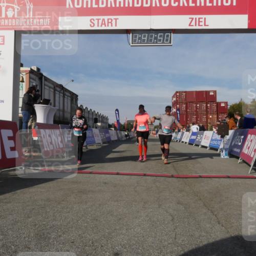 03.10.2025 - Köhlbrandbrückenlauf Matties Gatica Varas http://msf.ph/oto/9172230 03.10.2025 10:41:52 Ziel 2555, 2612, 2613, 2887, 2888, 2988, 3517 meine-sportfotos.de