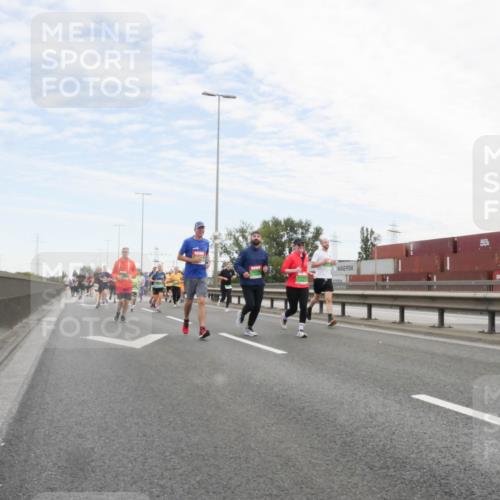 03.10.2025 - Köhlbrandbrückenlauf Matties Gatica Varas http://msf.ph/oto/9172232 03.10.2025 15:20:05 Position 3  meine-sportfotos.de
