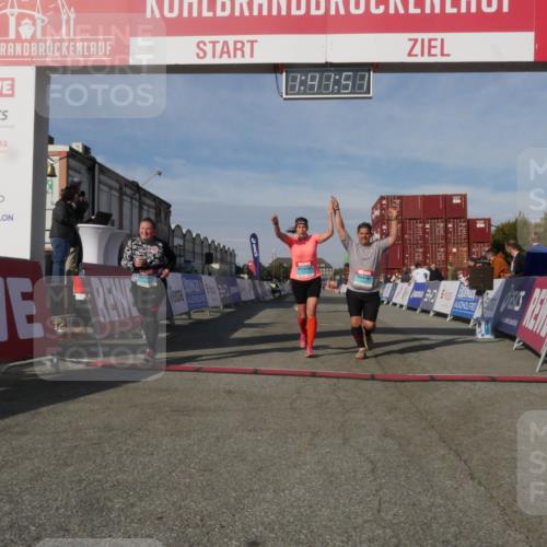 03.10.2025 - Köhlbrandbrückenlauf Matties Gatica Varas http://msf.ph/oto/9172233 03.10.2025 10:41:52 Ziel 2555, 2612, 2613, 2887, 2888, 2988, 3517 meine-sportfotos.de
