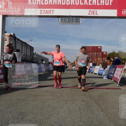 03.10.2025 - Köhlbrandbrückenlauf Matties Gatica Varas http://msf.ph/oto/9172237 03.10.2025 10:41:53 Ziel 2612, 2613, 2887, 2888, 2988, 3517 meine-sportfotos.de