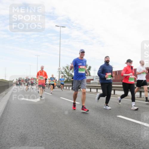 03.10.2025 - Köhlbrandbrückenlauf Matties Gatica Varas http://msf.ph/oto/9172238 03.10.2025 15:20:06 Position 3  meine-sportfotos.de