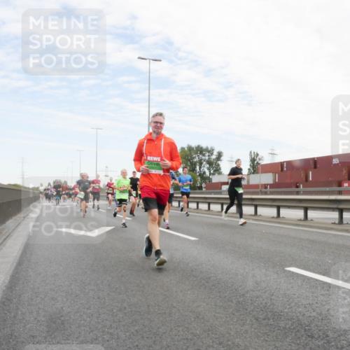 03.10.2025 - Köhlbrandbrückenlauf Matties Gatica Varas http://msf.ph/oto/9172245 03.10.2025 15:20:08 Position 3  meine-sportfotos.de