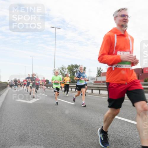 03.10.2025 - Köhlbrandbrückenlauf Matties Gatica Varas http://msf.ph/oto/9172249 03.10.2025 15:20:09 Position 3  meine-sportfotos.de