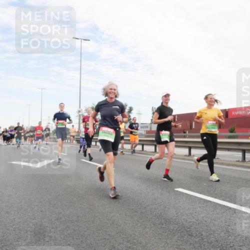 03.10.2025 - Köhlbrandbrückenlauf Matties Gatica Varas http://msf.ph/oto/9172259 03.10.2025 15:20:11 Position 3 7592 meine-sportfotos.de