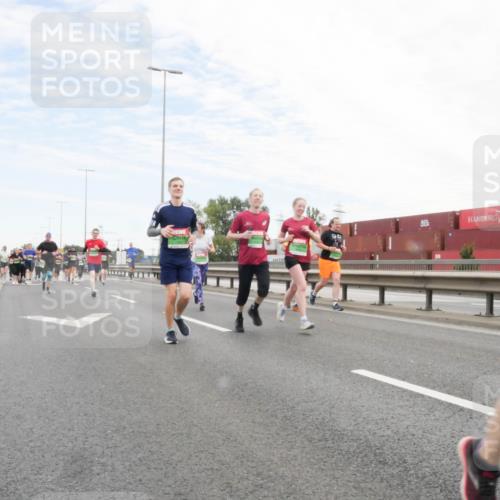 03.10.2025 - Köhlbrandbrückenlauf Matties Gatica Varas http://msf.ph/oto/9172263 03.10.2025 15:20:12 Position 3  meine-sportfotos.de