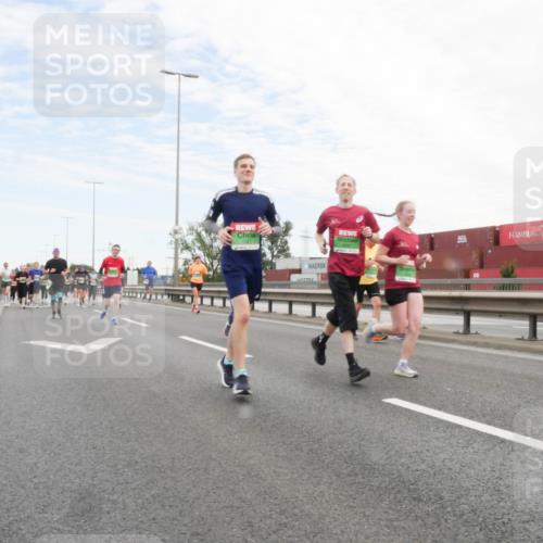 03.10.2025 - Köhlbrandbrückenlauf Matties Gatica Varas http://msf.ph/oto/9172265 03.10.2025 15:20:13 Position 3  meine-sportfotos.de