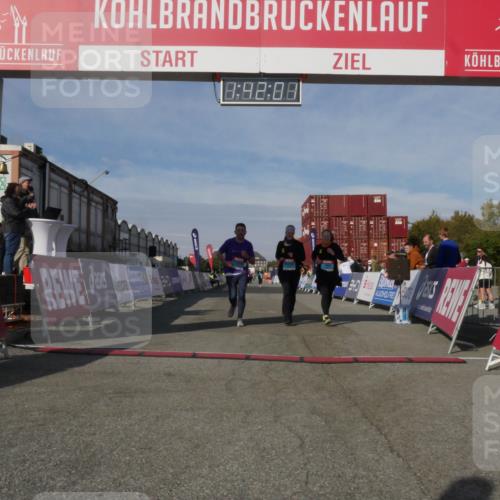 03.10.2025 - Köhlbrandbrückenlauf Matties Gatica Varas http://msf.ph/oto/9172266 03.10.2025 10:42:03 Ziel 2531, 2887, 2888, 2988 meine-sportfotos.de