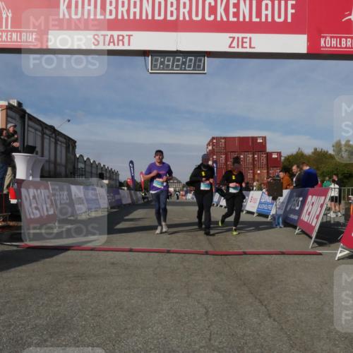 03.10.2025 - Köhlbrandbrückenlauf Matties Gatica Varas http://msf.ph/oto/9172268 03.10.2025 10:42:03 Ziel 2531, 2887, 2888, 2988 meine-sportfotos.de