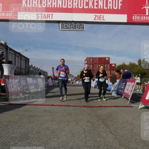 03.10.2025 - Köhlbrandbrückenlauf Matties Gatica Varas http://msf.ph/oto/9172270 03.10.2025 10:42:04 Ziel 2531, 2887, 2888, 2988 meine-sportfotos.de