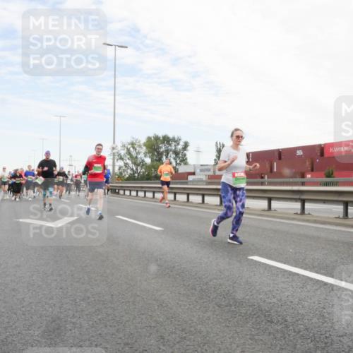 03.10.2025 - Köhlbrandbrückenlauf Matties Gatica Varas http://msf.ph/oto/9172271 03.10.2025 15:20:14 Position 3  meine-sportfotos.de