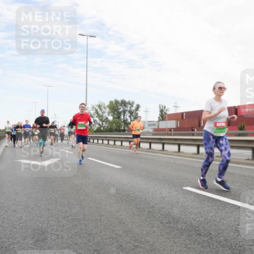 03.10.2025 - Köhlbrandbrückenlauf Matties Gatica Varas http://msf.ph/oto/9172273 03.10.2025 15:20:14 Position 3  meine-sportfotos.de