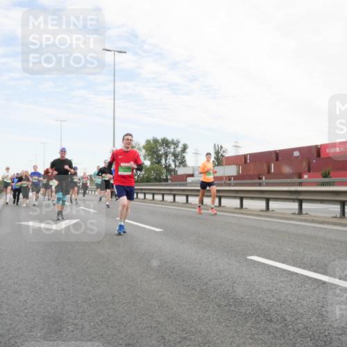03.10.2025 - Köhlbrandbrückenlauf Matties Gatica Varas http://msf.ph/oto/9172275 03.10.2025 15:20:15 Position 3  meine-sportfotos.de