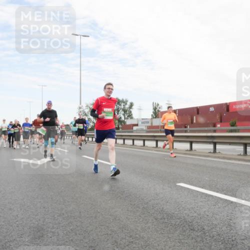 03.10.2025 - Köhlbrandbrückenlauf Matties Gatica Varas http://msf.ph/oto/9172277 03.10.2025 15:20:15 Position 3  meine-sportfotos.de