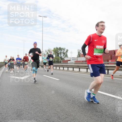 03.10.2025 - Köhlbrandbrückenlauf Matties Gatica Varas http://msf.ph/oto/9172281 03.10.2025 15:20:16 Position 3  meine-sportfotos.de