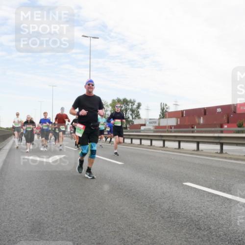 03.10.2025 - Köhlbrandbrückenlauf Matties Gatica Varas http://msf.ph/oto/9172283 03.10.2025 15:20:17 Position 3  meine-sportfotos.de