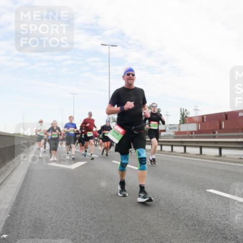 03.10.2025 - Köhlbrandbrückenlauf Matties Gatica Varas http://msf.ph/oto/9172285 03.10.2025 15:20:17 Position 3  meine-sportfotos.de
