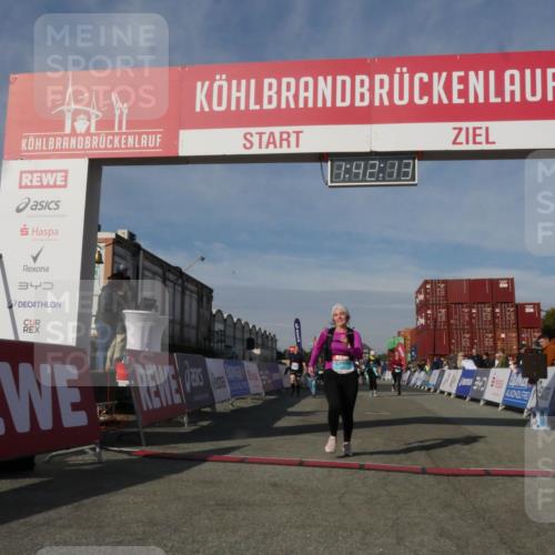 03.10.2025 - Köhlbrandbrückenlauf Matties Gatica Varas http://msf.ph/oto/9172288 03.10.2025 10:42:15 Ziel 2429, 2488, 2501, 2531, 3284 meine-sportfotos.de