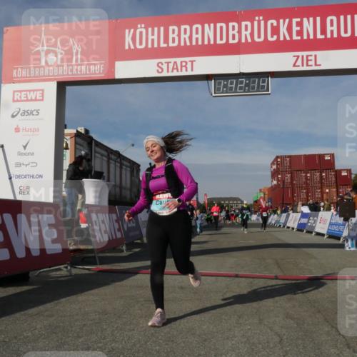 03.10.2025 - Köhlbrandbrückenlauf Matties Gatica Varas http://msf.ph/oto/9172292 03.10.2025 10:42:16 Ziel 2429, 2488, 2501, 3284 meine-sportfotos.de