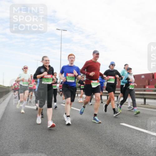 03.10.2025 - Köhlbrandbrückenlauf Matties Gatica Varas http://msf.ph/oto/9172295 03.10.2025 15:20:20 Position 3 7326 meine-sportfotos.de