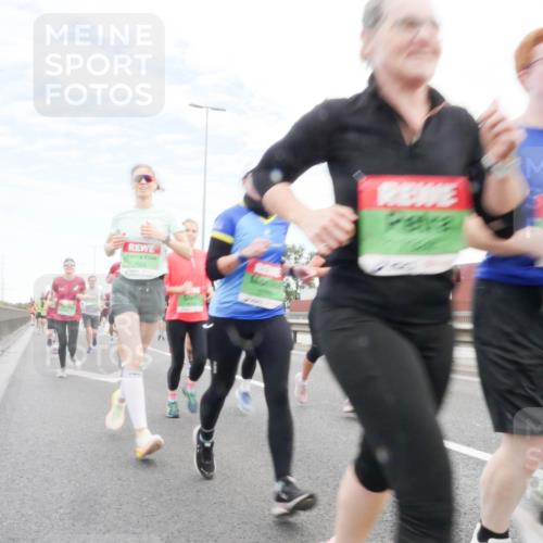 03.10.2025 - Köhlbrandbrückenlauf Matties Gatica Varas http://msf.ph/oto/9172299 03.10.2025 15:20:21 Position 3 7604 meine-sportfotos.de