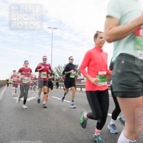 03.10.2025 - Köhlbrandbrückenlauf Matties Gatica Varas http://msf.ph/oto/9172303 03.10.2025 15:20:22 Position 3 8766 meine-sportfotos.de