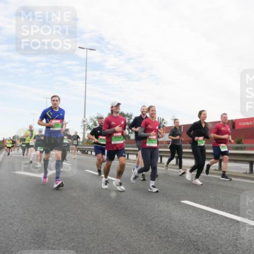 03.10.2025 - Köhlbrandbrückenlauf Matties Gatica Varas http://msf.ph/oto/9172315 03.10.2025 15:20:25 Position 3  meine-sportfotos.de