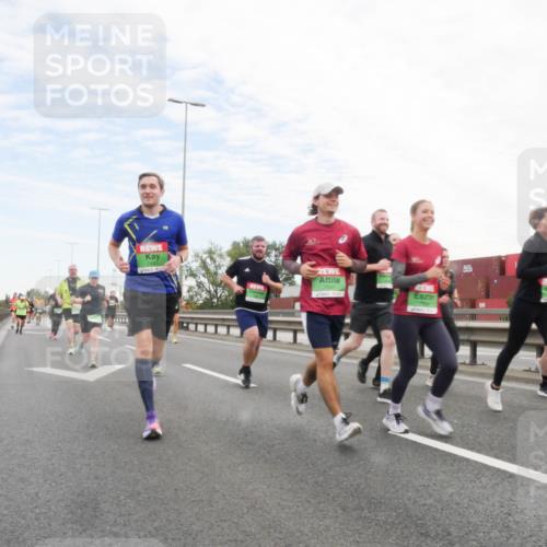 03.10.2025 - Köhlbrandbrückenlauf Matties Gatica Varas http://msf.ph/oto/9172316 03.10.2025 15:20:26 Position 3 7433, 7541 meine-sportfotos.de