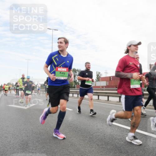 03.10.2025 - Köhlbrandbrückenlauf Matties Gatica Varas http://msf.ph/oto/9172317 03.10.2025 15:20:26 Position 3 7433 meine-sportfotos.de
