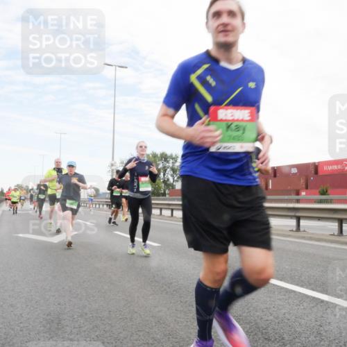 03.10.2025 - Köhlbrandbrückenlauf Matties Gatica Varas http://msf.ph/oto/9172319 03.10.2025 15:20:27 Position 3 74 meine-sportfotos.de