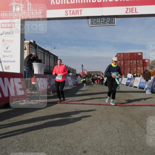 03.10.2025 - Köhlbrandbrückenlauf Matties Gatica Varas http://msf.ph/oto/9172323 03.10.2025 10:42:23 Ziel 2178, 2179, 2277, 2278, 2429, 2515, 2603, 3070 meine-sportfotos.de