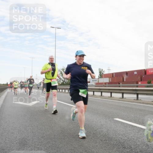 03.10.2025 - Köhlbrandbrückenlauf Matties Gatica Varas http://msf.ph/oto/9172325 03.10.2025 15:20:28 Position 3  meine-sportfotos.de