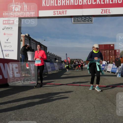 03.10.2025 - Köhlbrandbrückenlauf Matties Gatica Varas http://msf.ph/oto/9172326 03.10.2025 10:42:23 Ziel 2178, 2179, 2277, 2278, 2429, 2515, 2603, 3070 meine-sportfotos.de