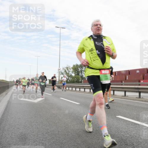 03.10.2025 - Köhlbrandbrückenlauf Matties Gatica Varas http://msf.ph/oto/9172329 03.10.2025 15:20:29 Position 3 2513 meine-sportfotos.de