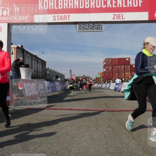 03.10.2025 - Köhlbrandbrückenlauf Matties Gatica Varas http://msf.ph/oto/9172330 03.10.2025 10:42:24 Ziel 2178, 2179, 2277, 2278, 2515, 2603, 3070 meine-sportfotos.de
