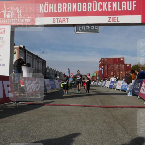 03.10.2025 - Köhlbrandbrückenlauf Matties Gatica Varas http://msf.ph/oto/9172331 03.10.2025 10:42:27 Ziel 2178, 2179, 2277, 2278, 2515, 2603, 3070 meine-sportfotos.de